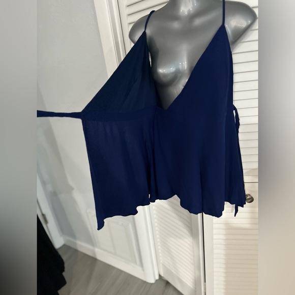 Lulu’s blue sleeveless wrap front side sash tie romper with surplice neckline Sm - Picture 7 of 8